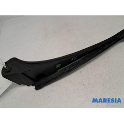 Renault - Trafic - Frontscreen frame