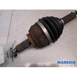 Renault - Trafic - Front drive shaft, right