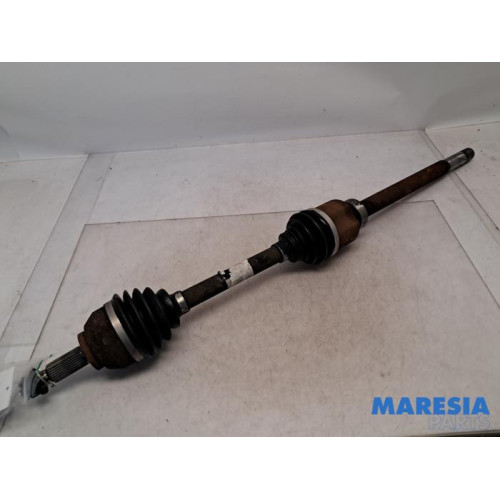 Renault - Trafic - Front drive shaft, right