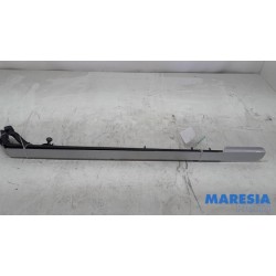 Renault - Trafic - Sliding door roller, right