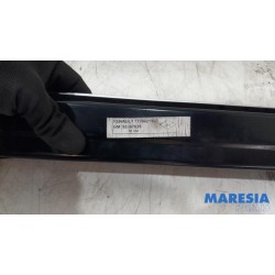 Renault - Trafic - Sliding door roller, right