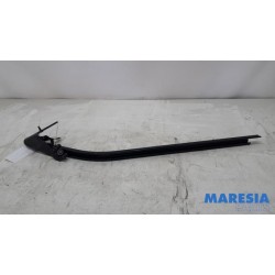 Renault - Trafic - Sliding door roller, right
