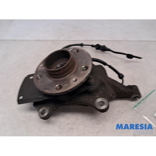Renault - Trafic - Knuckle, front right