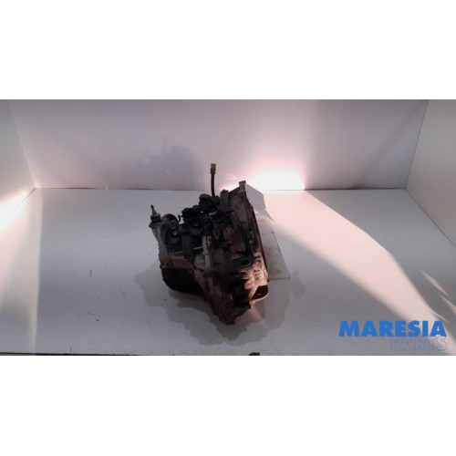 Opel - Vivaro - Gearbox