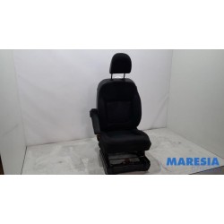 Opel - Vivaro - Sitz links