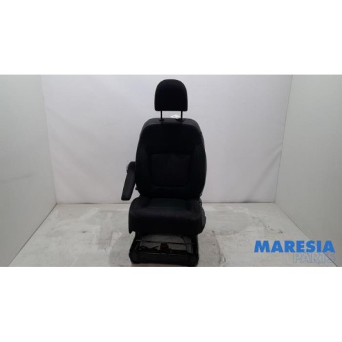 Opel - Vivaro - Stoel links