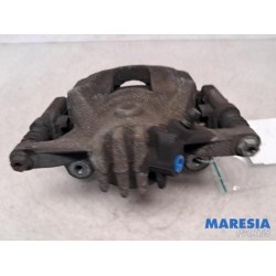 Renault - Trafic - Front brake calliper, right