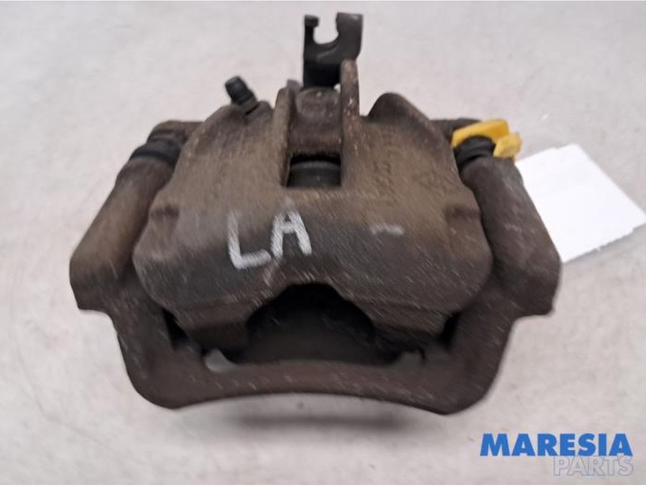 Renault - Trafic - Rear brake calliper, left