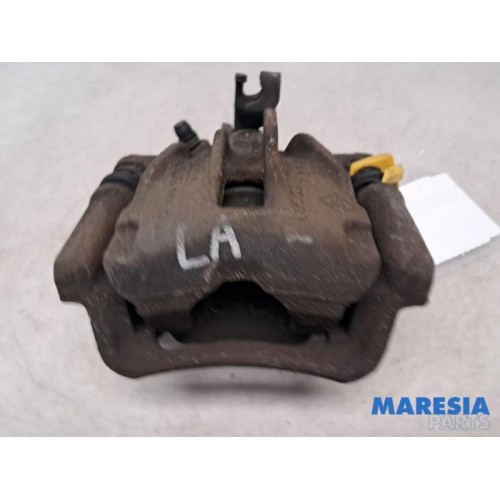Renault - Trafic - Rear brake calliper, left