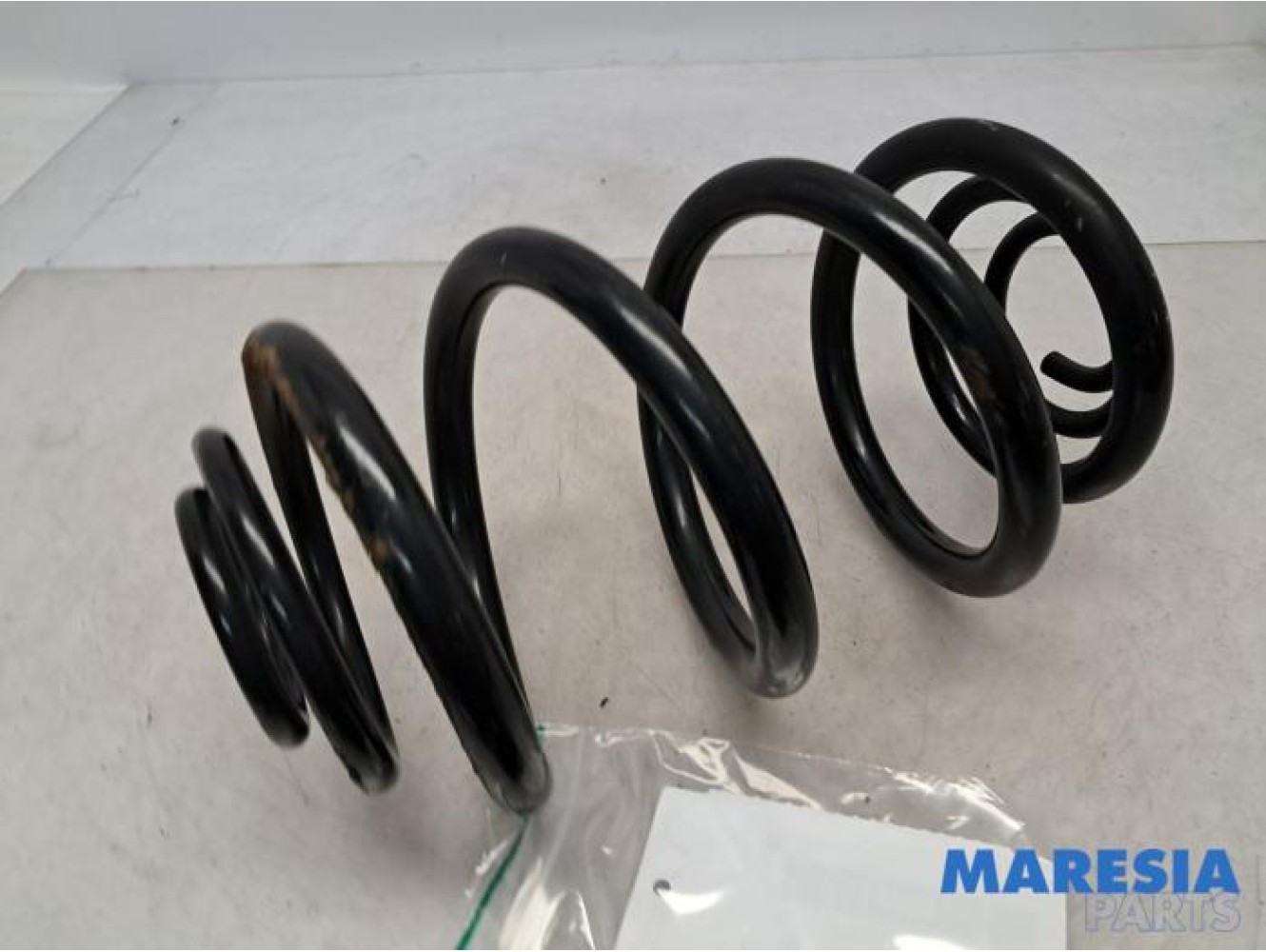 Renault - Trafic - Rear coil spring