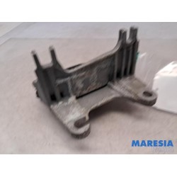 Renault - Trafic - Versnellingsbak Steun