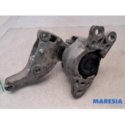 Renault - Trafic - Engine mount
