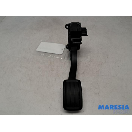 Opel - Combo - Accelerator pedal