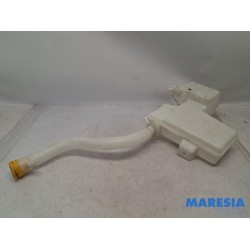 Renault - Trafic - Front windscreen washer reservoir