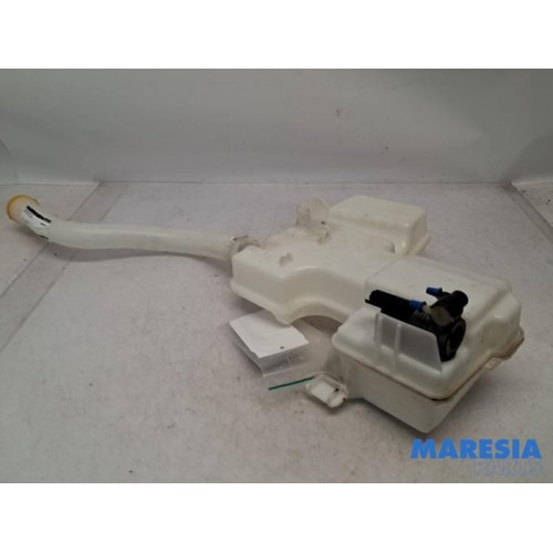 Renault - Trafic - Front windscreen washer reservoir