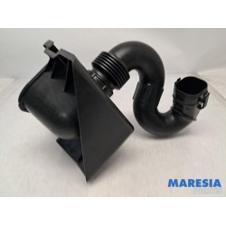 Renault - Trafic - Air intake hose
