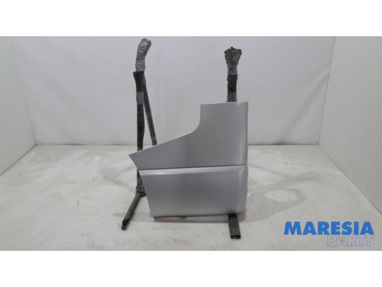Renault - Trafic - Rear bumper component, left