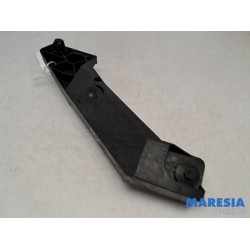 Renault - Trafic - Front part support