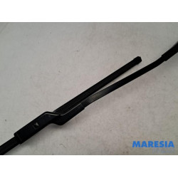 Renault - Trafic - Front wiper arm