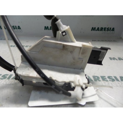 Citroen - Berlingo - Front door lock mechanism 4-door, right