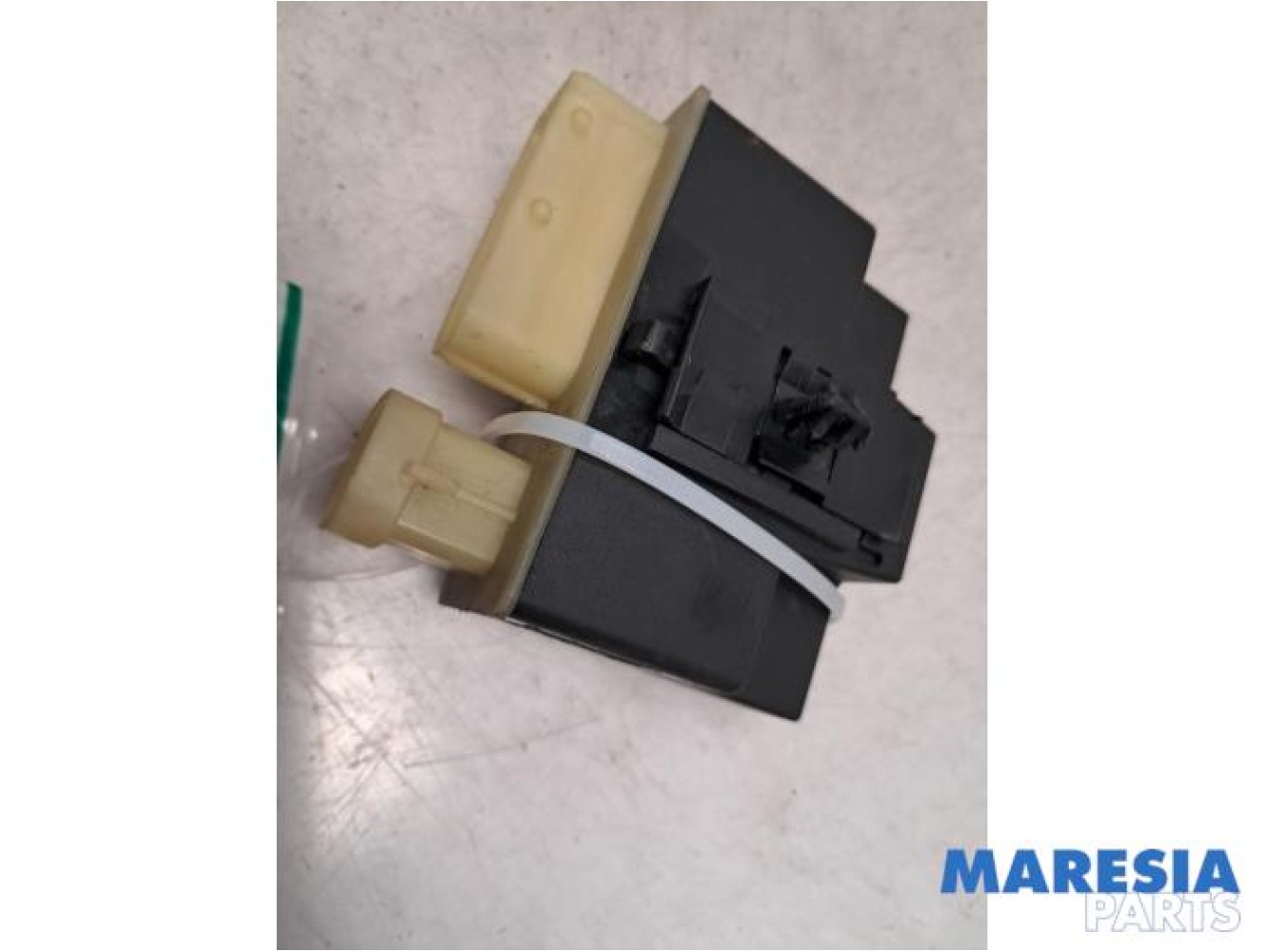 Opel - Combo - Glow plug relay