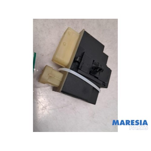 Opel - Combo - Glow plug relay