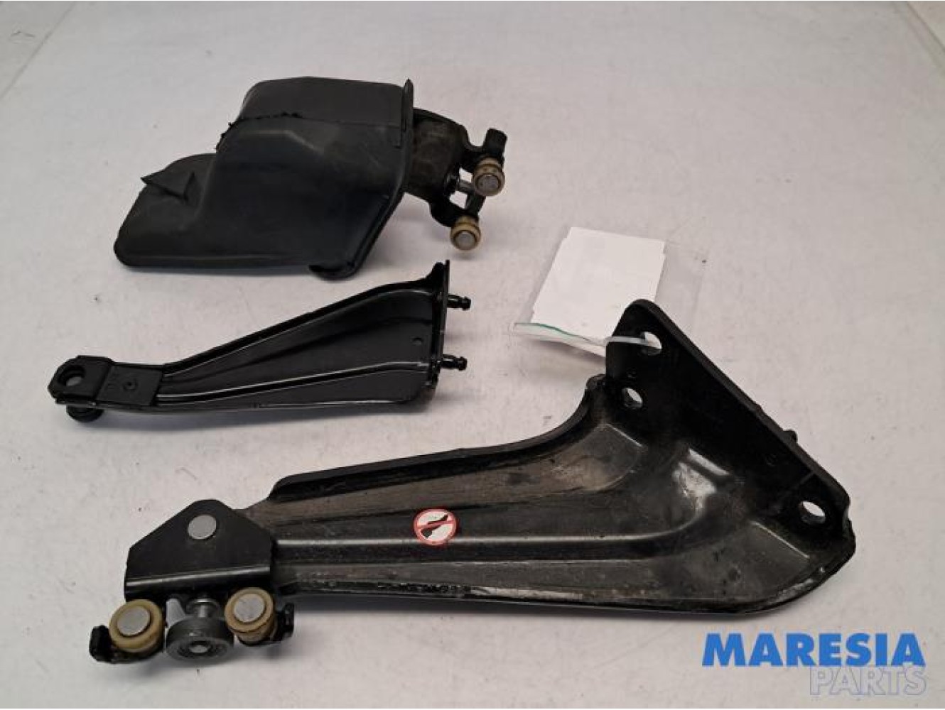 Opel - Combo - Sliding door roller, right
