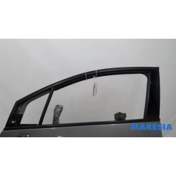 Renault - Captur - Door 4-door, front left