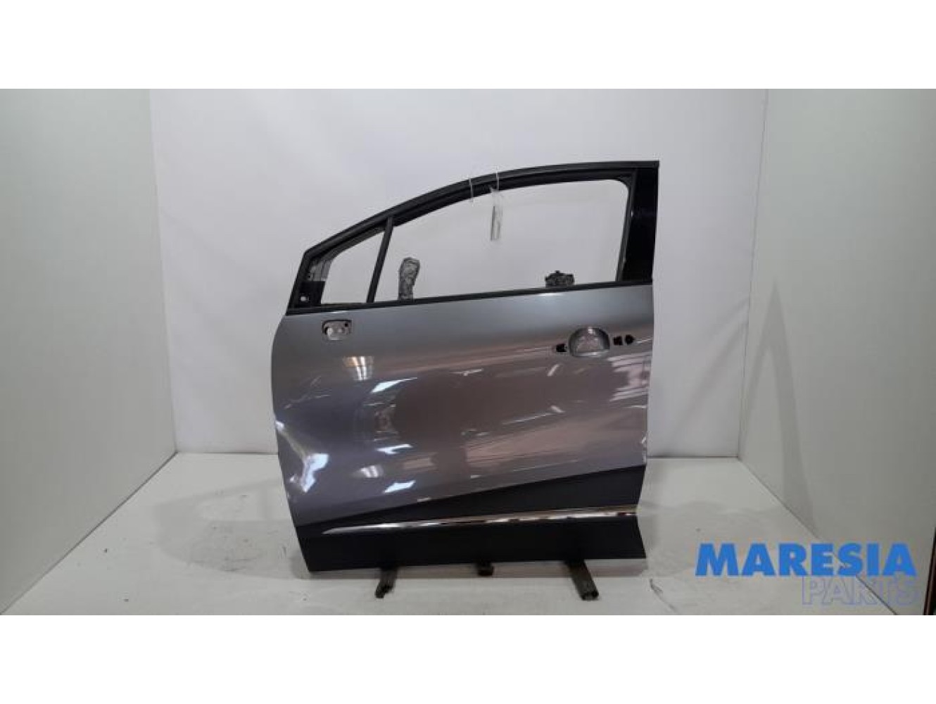 Renault - Captur - Door 4-door, front left