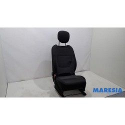 Renault - Captur - Sitz links