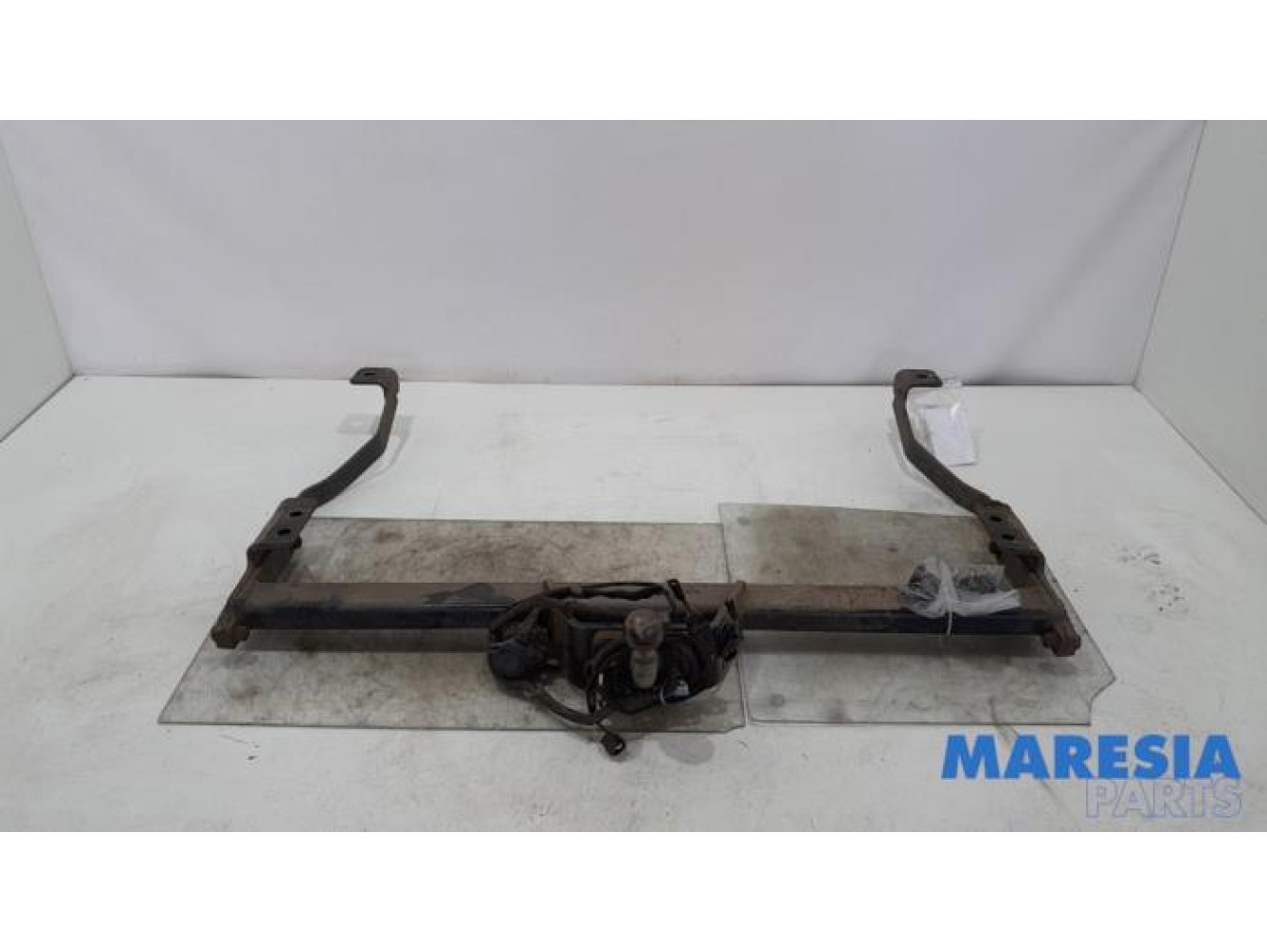 Opel - Vivaro - Towbar