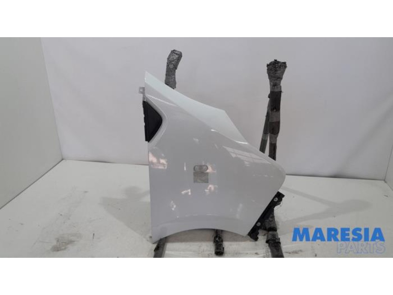 Opel - Vivaro - Front wing, right