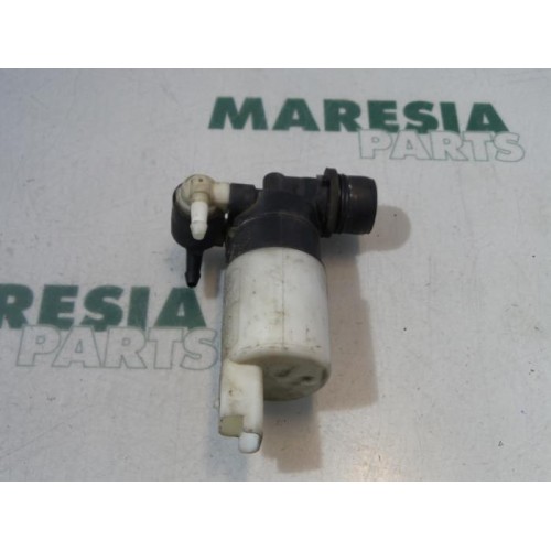 Renault - Megane Scenic - Windscreen washer pump