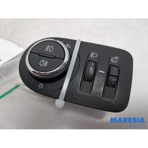 Opel - Combo - AIH headlight switch