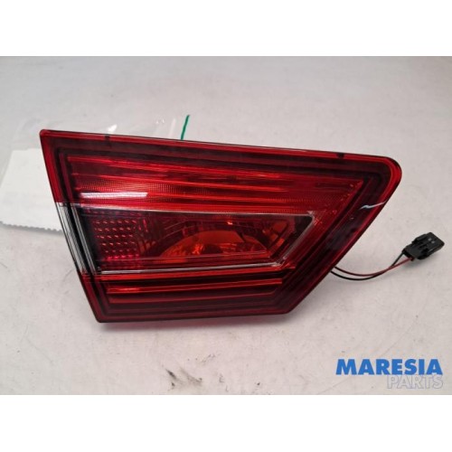 Renault - Clio - Taillight, left