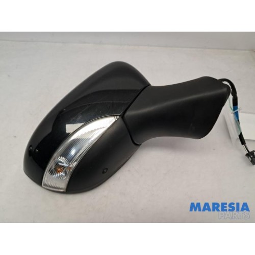 Renault - Clio - Wing mirror, right