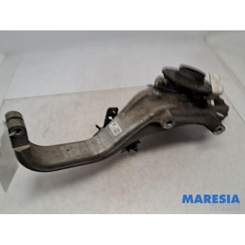 Alfa Romeo - Giulia - Knuckle, front right