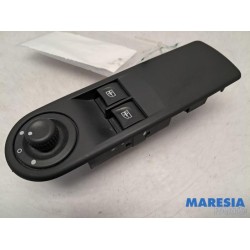 Renault - Clio - Multi-functional window switch