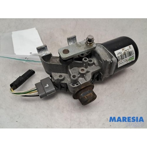 Renault - Clio - Front wiper motor