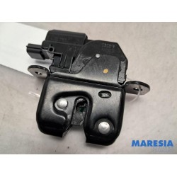 Renault - Clio - Tailgate lock mechanism