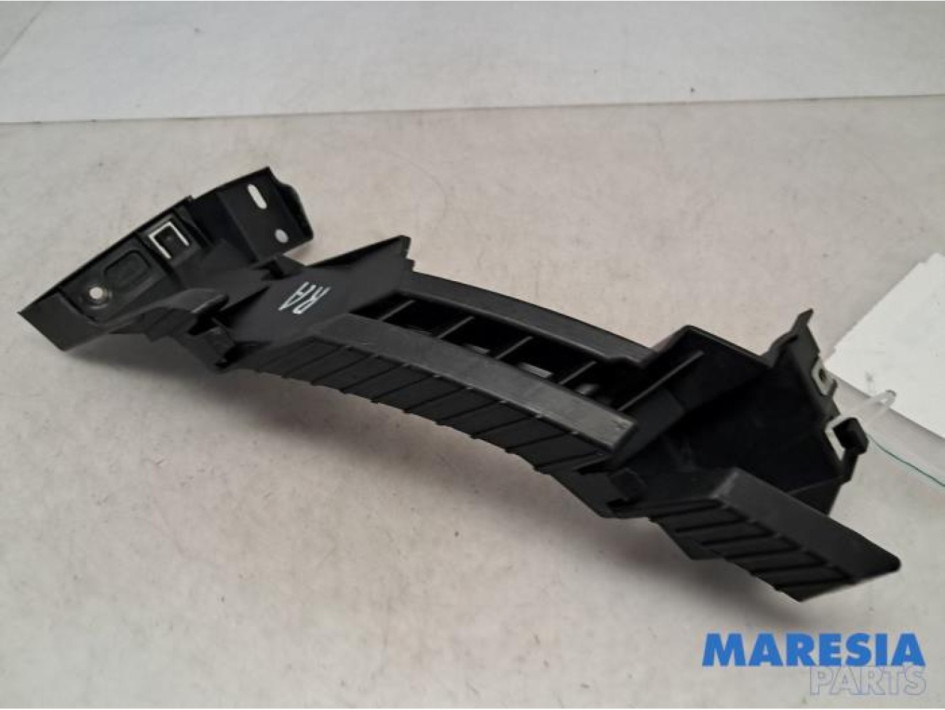 Alfa Romeo - Giulia - Rear bumper bracket, right