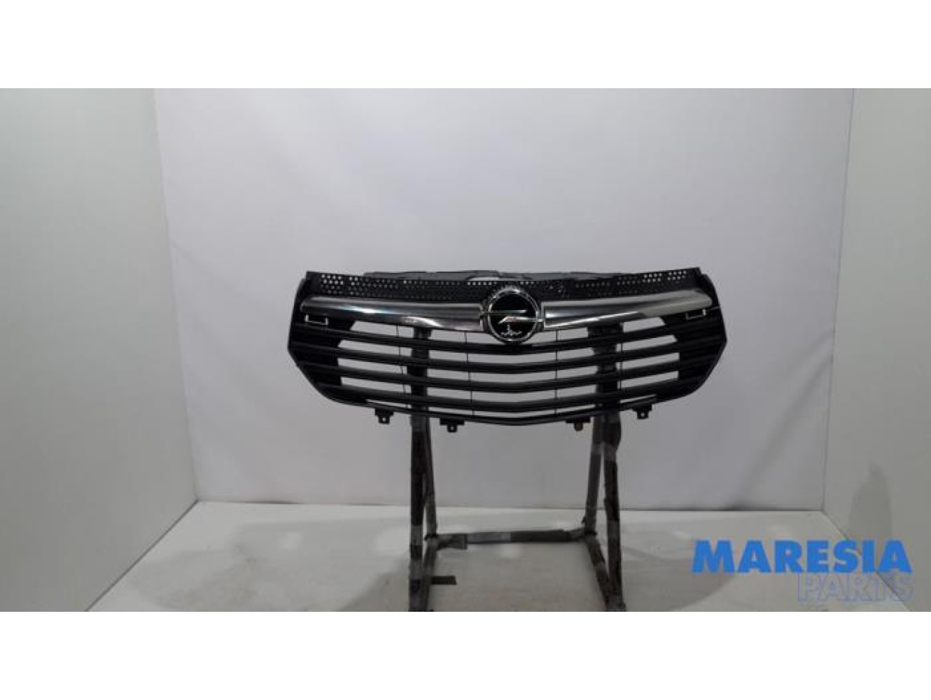 Opel - Vivaro - Grill