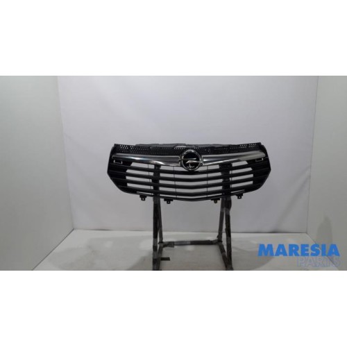 Opel - Vivaro - Grill
