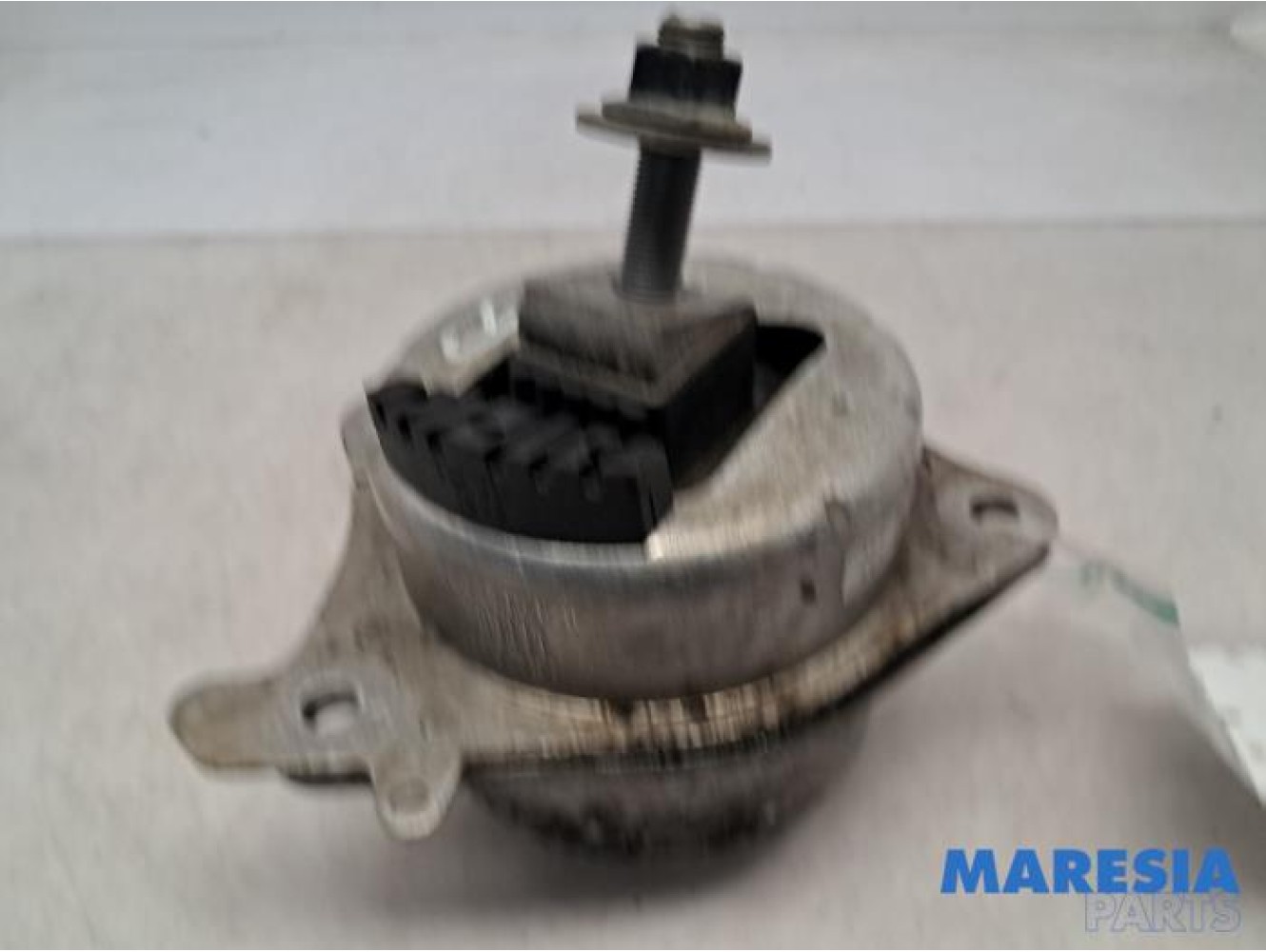 Alfa Romeo - Giulia - Engine mount