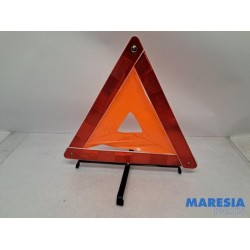 Renault - Clio - Warning triangle