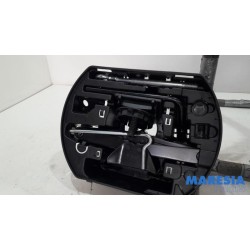 Peugeot - 208 - Krikset + reservewiel