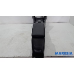 Peugeot - 208 - Middle console
