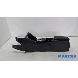 Peugeot - 208 - Middle console