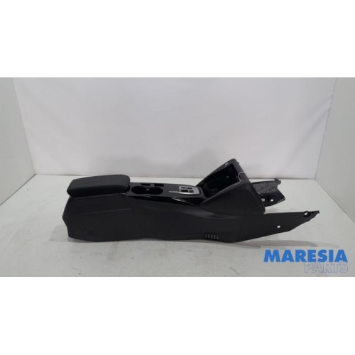 Peugeot - 208 - Middle console
