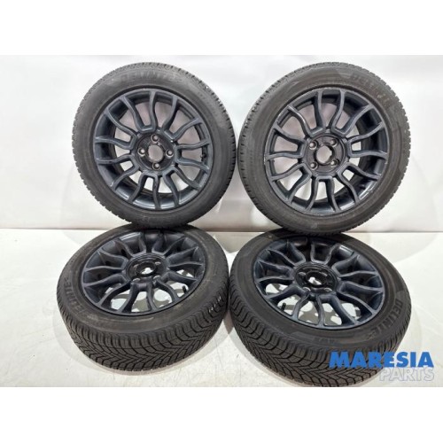 Fiat - Panda - Sportvelgenset + banden